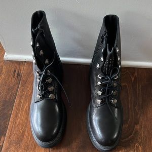 Emanuel’s Crasto Boots